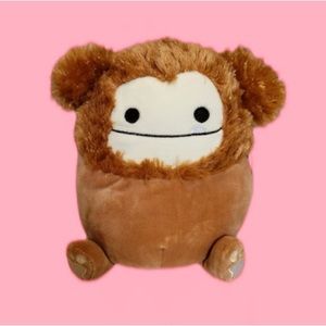 Benny the Bigfoot 7.5 in BNWT Squishmallow